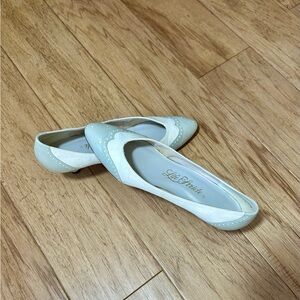 Women's Grey and White pumps